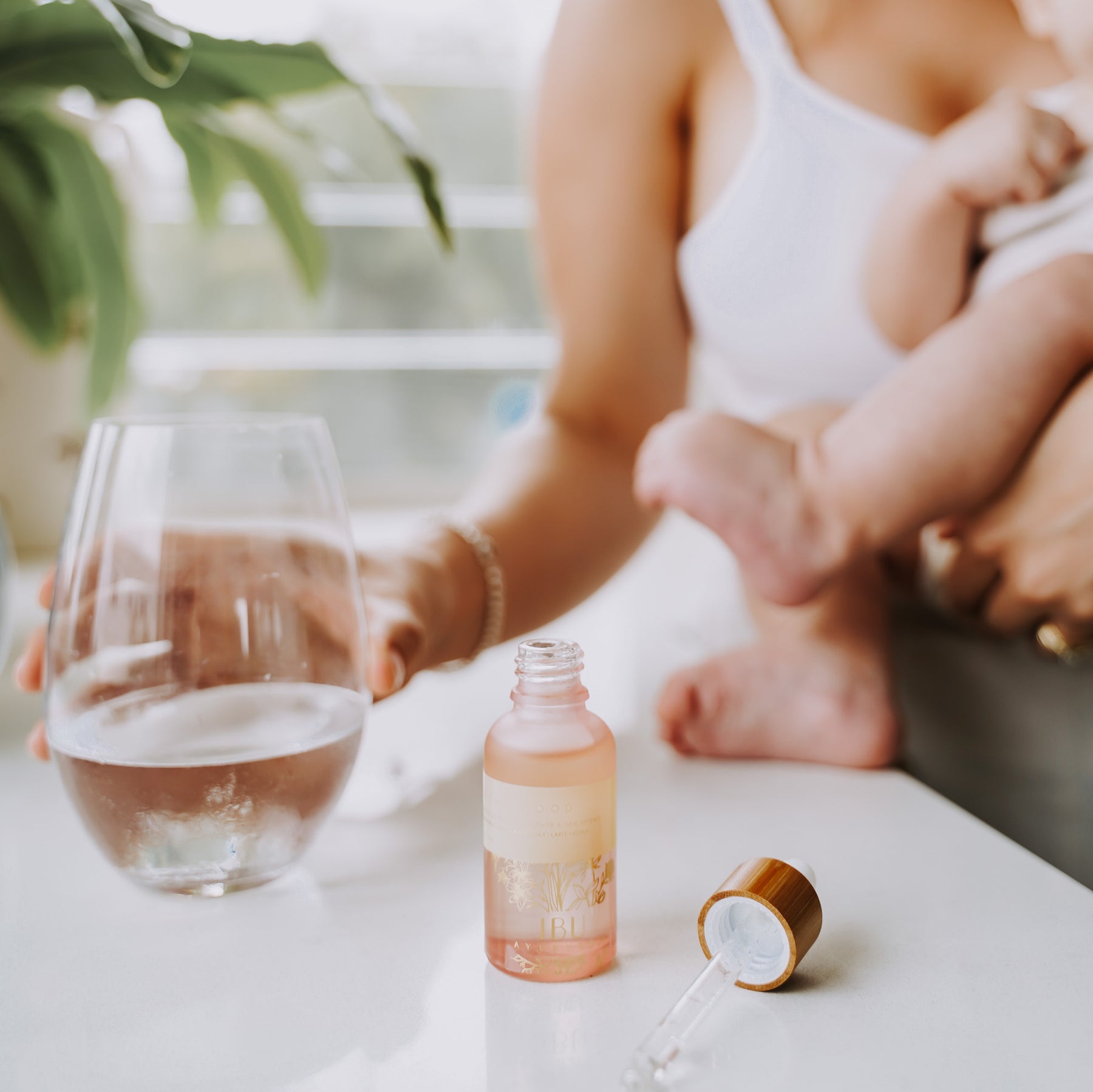 Motherhood Flower & Gem Essence | Ibu Ayurveda 